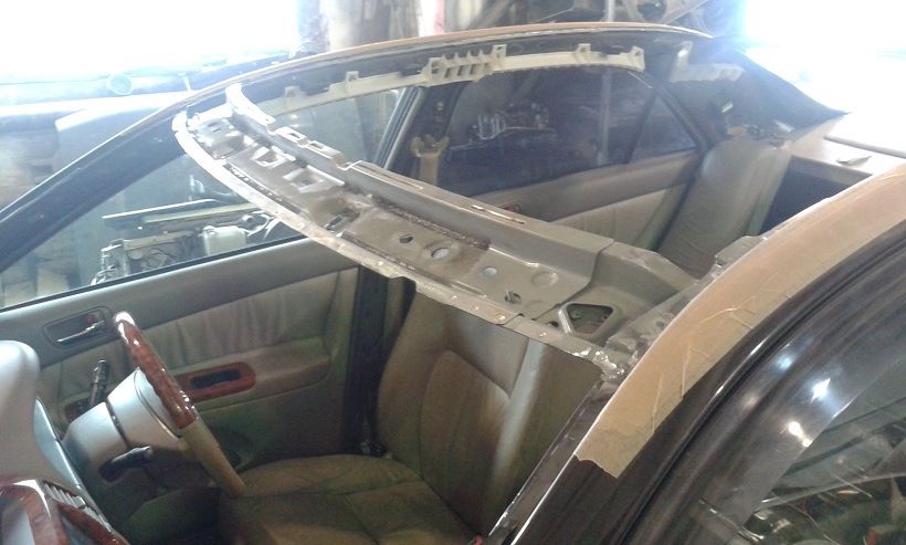 Под защитой профессионалов: ремонт и замена крыши Toyota Camry в M-Service