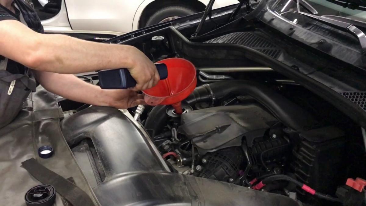 Обеспечьте долгую жизнь вашему BMW X6 F16: замена масла в двигателе в M-Service